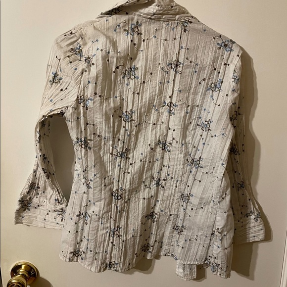 Button down shirt - Picture 2 of 3